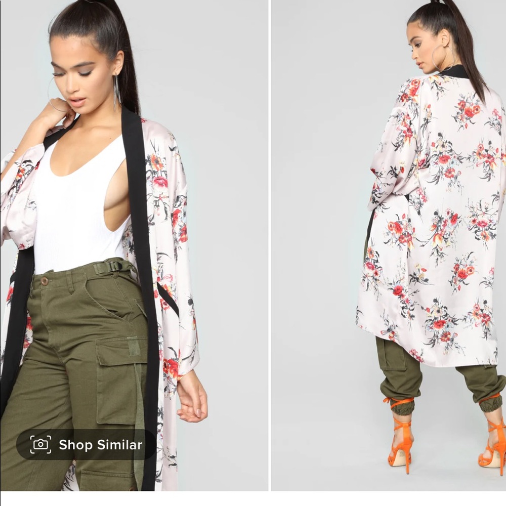 Fashion Nova Size Small serenity floral kimono- Taupe Combo